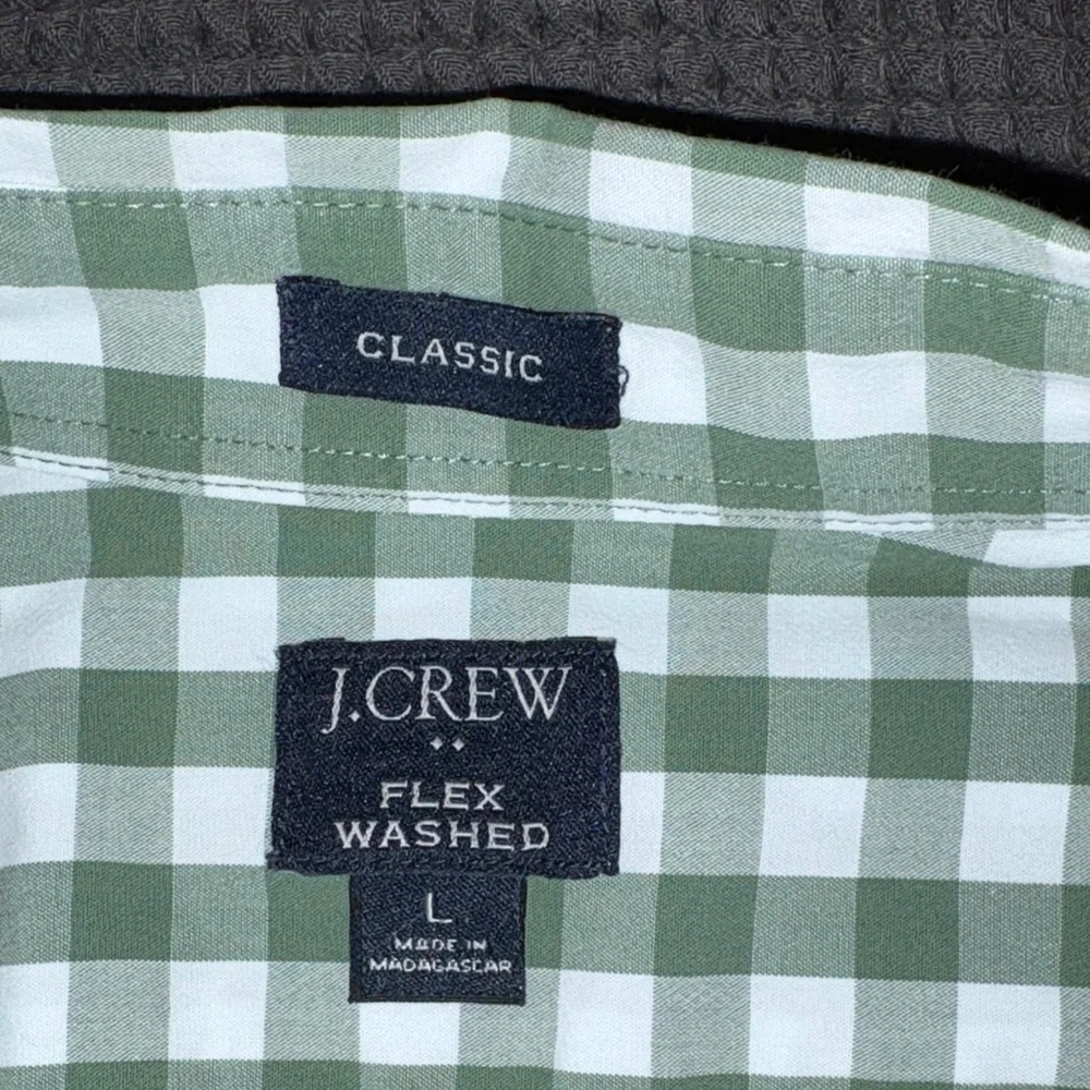 J. Crew Men’s Light Green and White Gingham Button-Down Large Shirt